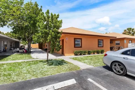 271 SW 1st Street Deerfield Beach FL 33441