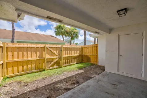 9244 Roan Lane West Palm Beach FL 33403