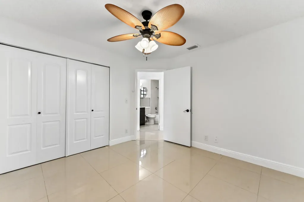 5421 Helene Circle Boynton Beach FL 33472