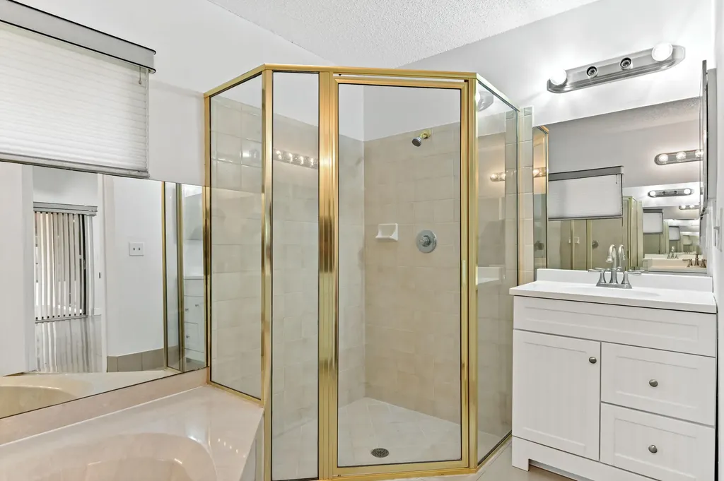 5421 Helene Circle Boynton Beach FL 33472