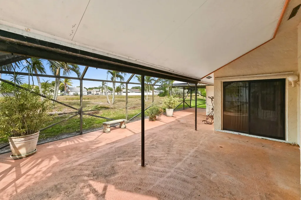 5421 Helene Circle Boynton Beach FL 33472