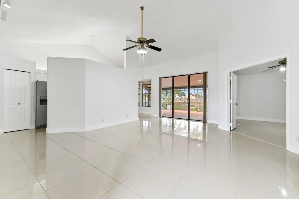 5421 Helene Circle Boynton Beach FL 33472