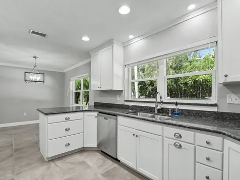 450 28th Court Vero Beach FL 32968