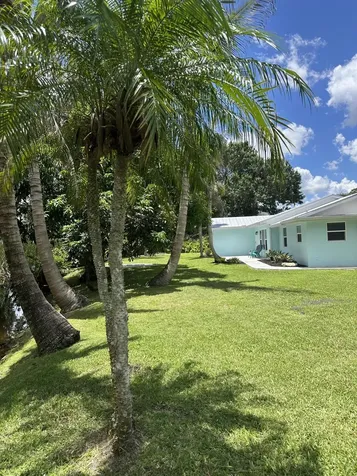 450 28th Court Vero Beach FL 32968
