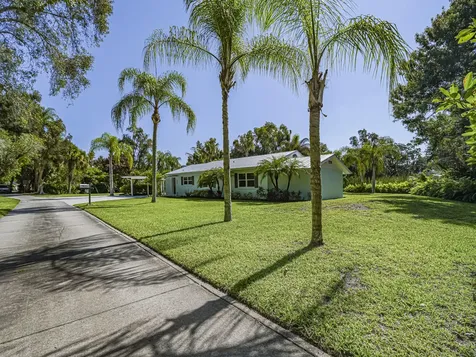 450 28th Court Vero Beach FL 32968