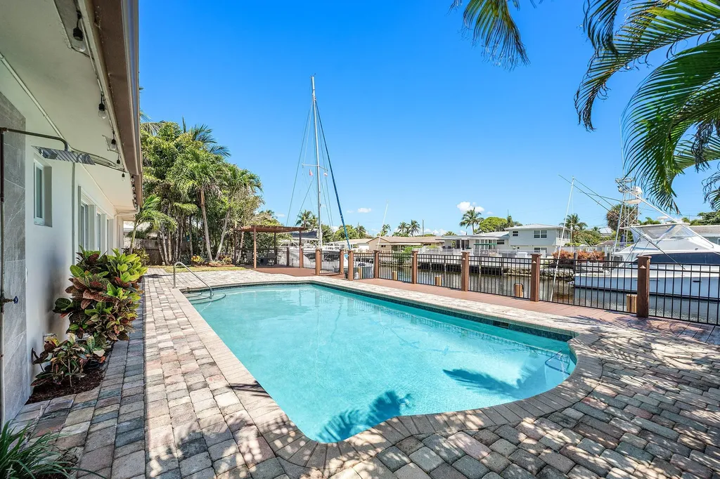 1525 SE 6th Street Deerfield Beach FL 33441
