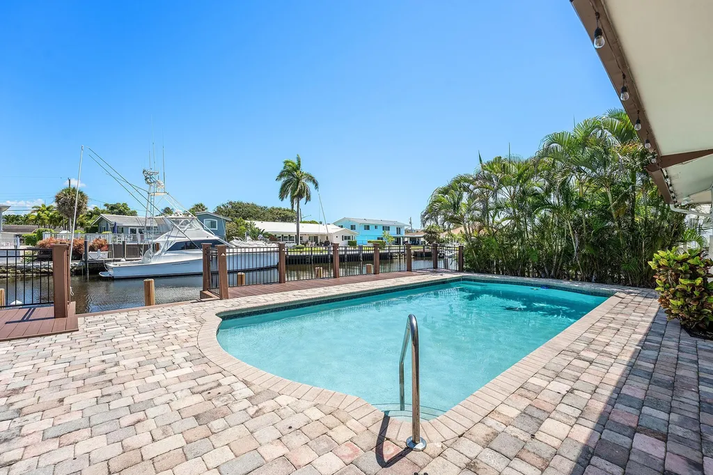 1525 SE 6th Street Deerfield Beach FL 33441