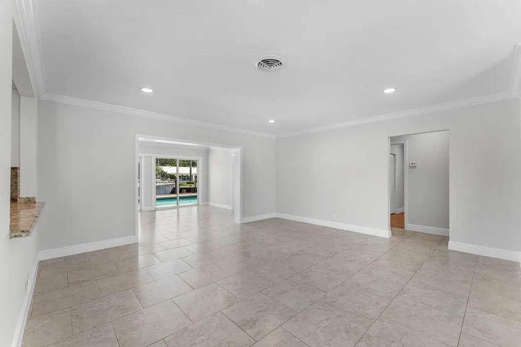 1525 SE 6th Street Deerfield Beach FL 33441