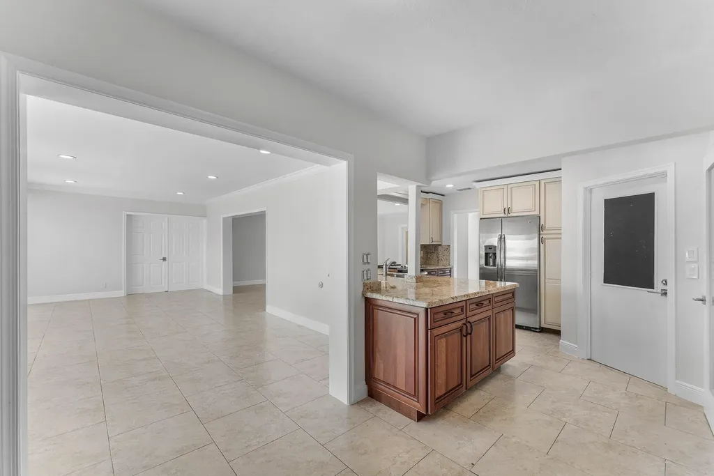 1525 SE 6th Street Deerfield Beach FL 33441