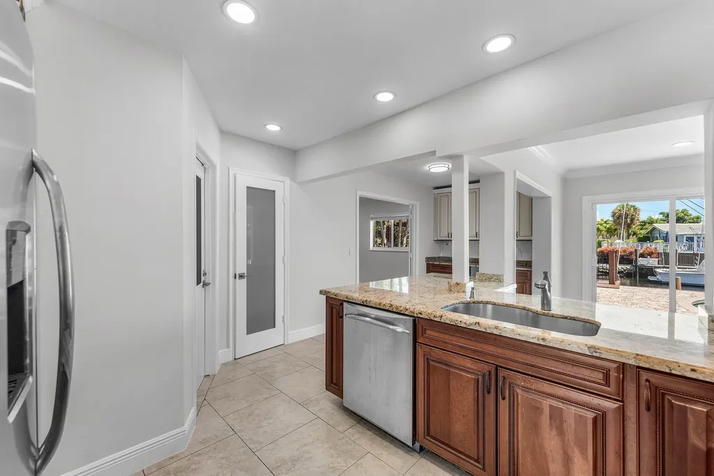 1525 SE 6th Street Deerfield Beach FL 33441
