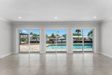1525 SE 6th Street Deerfield Beach FL 33441