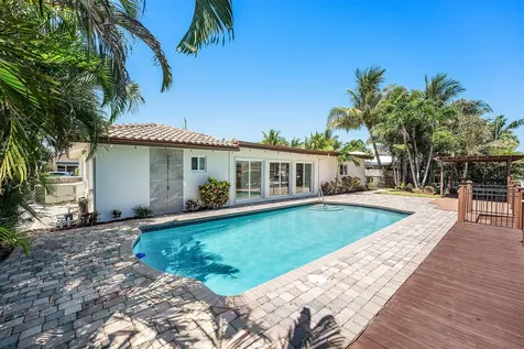 1525 SE 6th Street Deerfield Beach FL 33441