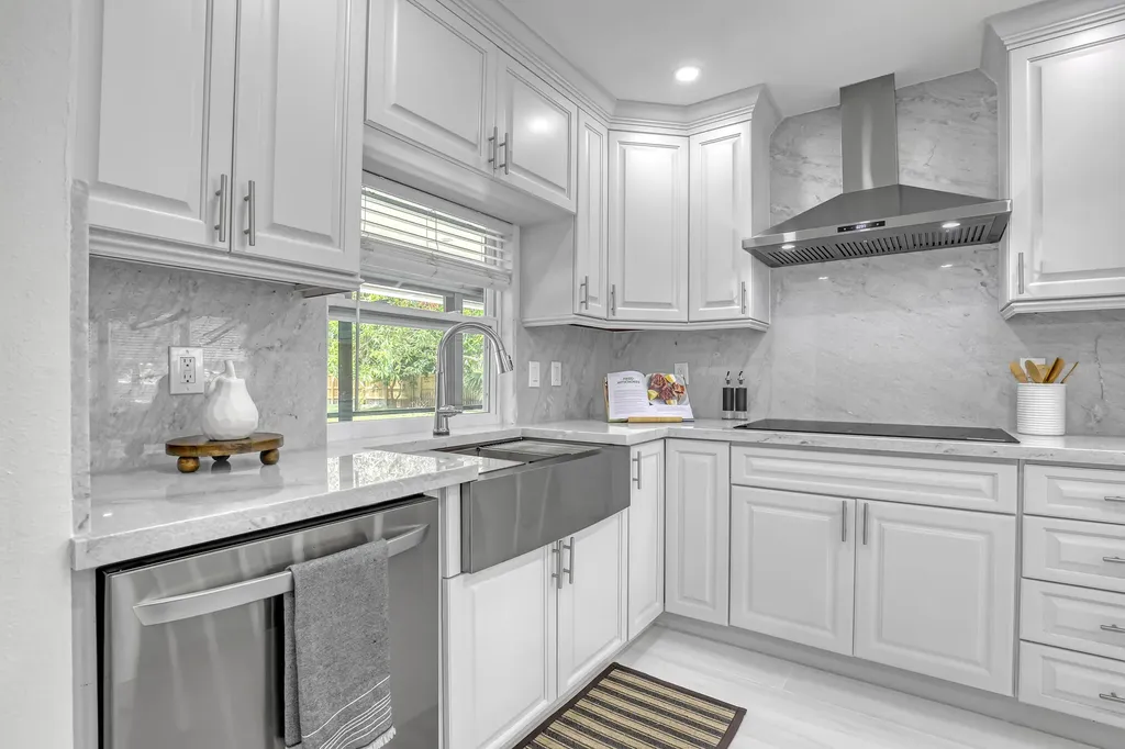 6185 White Oak Court Jupiter FL 33458