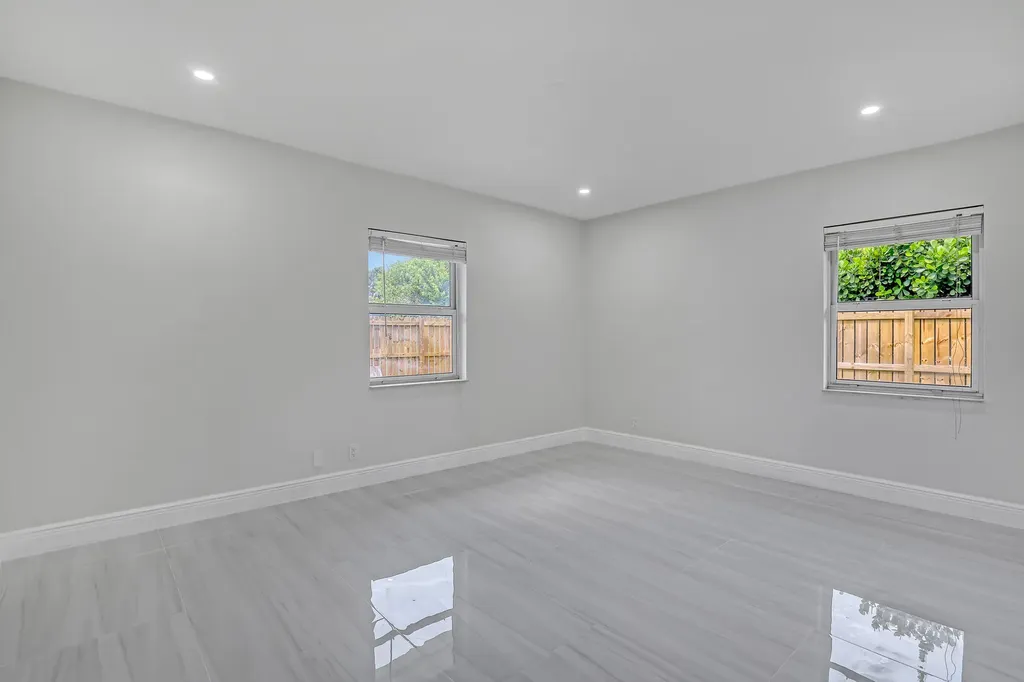6185 White Oak Court Jupiter FL 33458