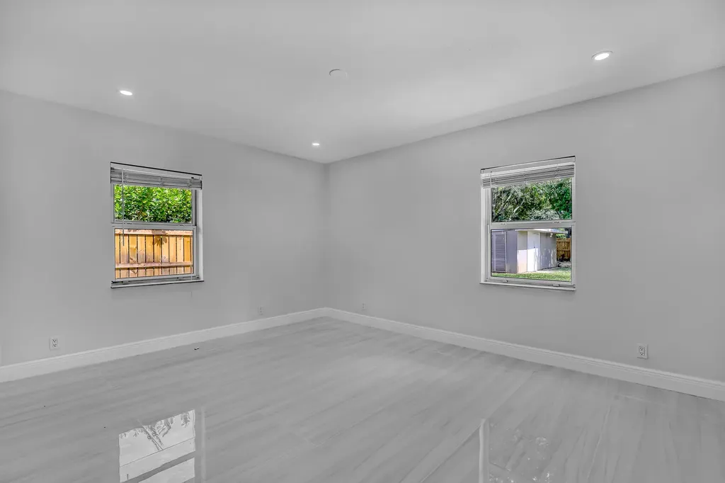 6185 White Oak Court Jupiter FL 33458