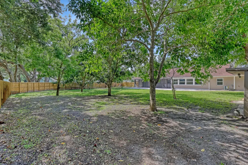 6185 White Oak Court Jupiter FL 33458