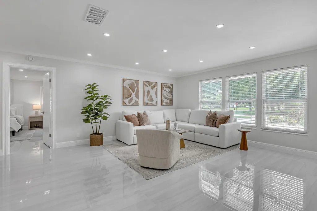 6185 White Oak Court Jupiter FL 33458