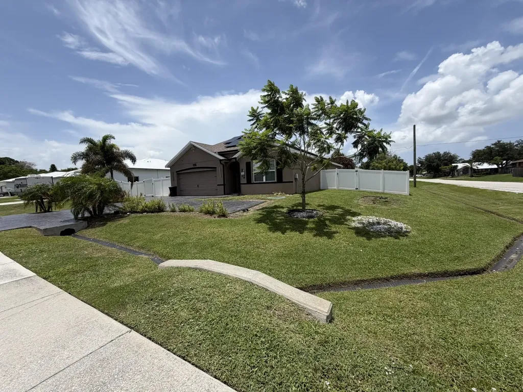 103 SW Oakridge Drive Port St Lucie FL 34984