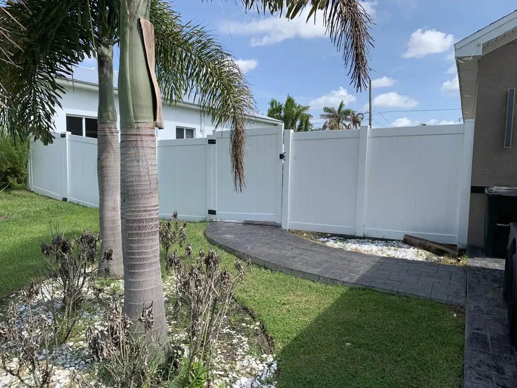 103 SW Oakridge Drive Port St Lucie FL 34984