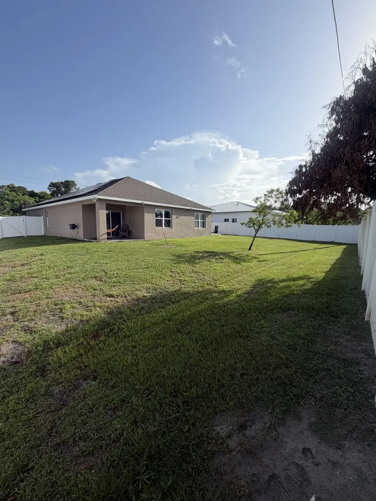 103 SW Oakridge Drive Port St Lucie FL 34984