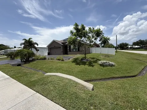 103 SW Oakridge Drive Port St Lucie FL 34984