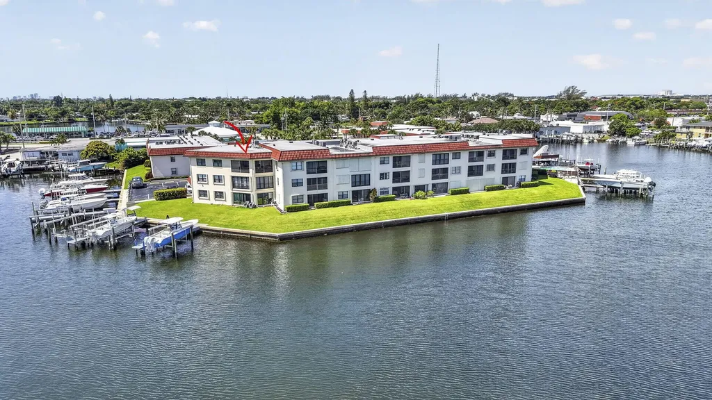 313 Lake Circle North Palm Beach FL 33408