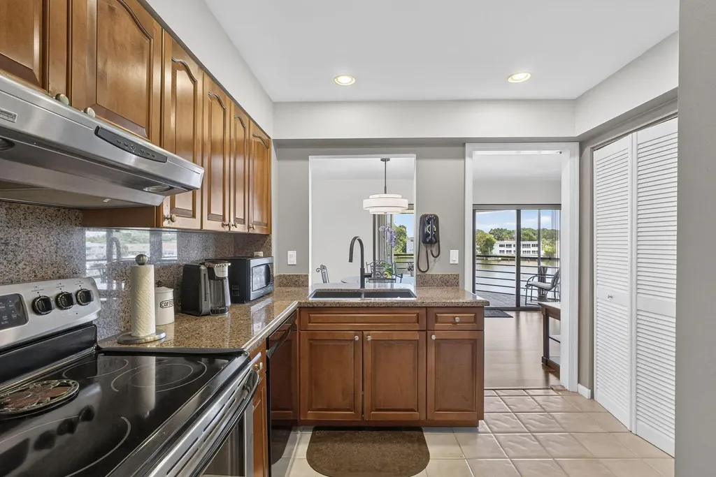 313 Lake Circle North Palm Beach FL 33408
