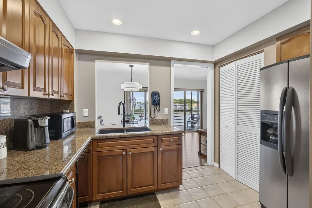 313 Lake Circle North Palm Beach FL 33408