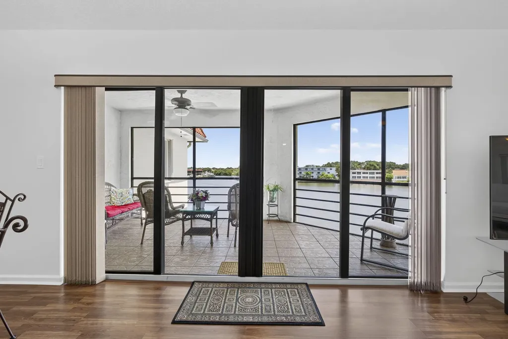 313 Lake Circle North Palm Beach FL 33408