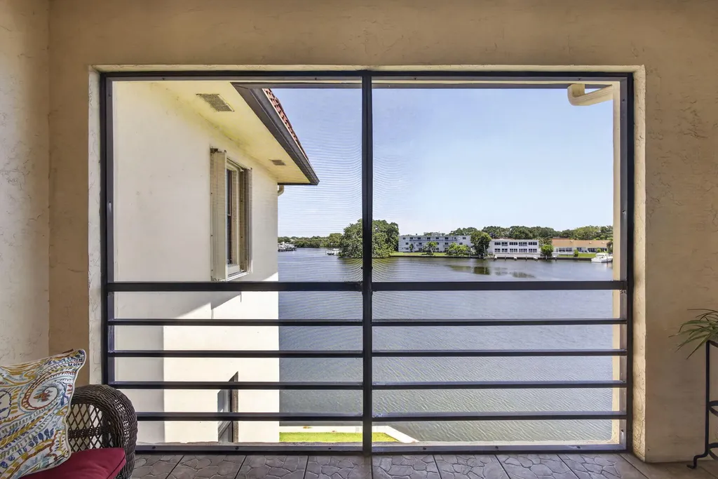 313 Lake Circle North Palm Beach FL 33408