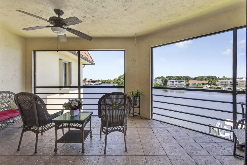 313 Lake Circle North Palm Beach FL 33408