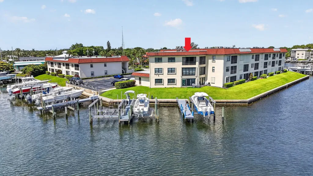 313 Lake Circle North Palm Beach FL 33408