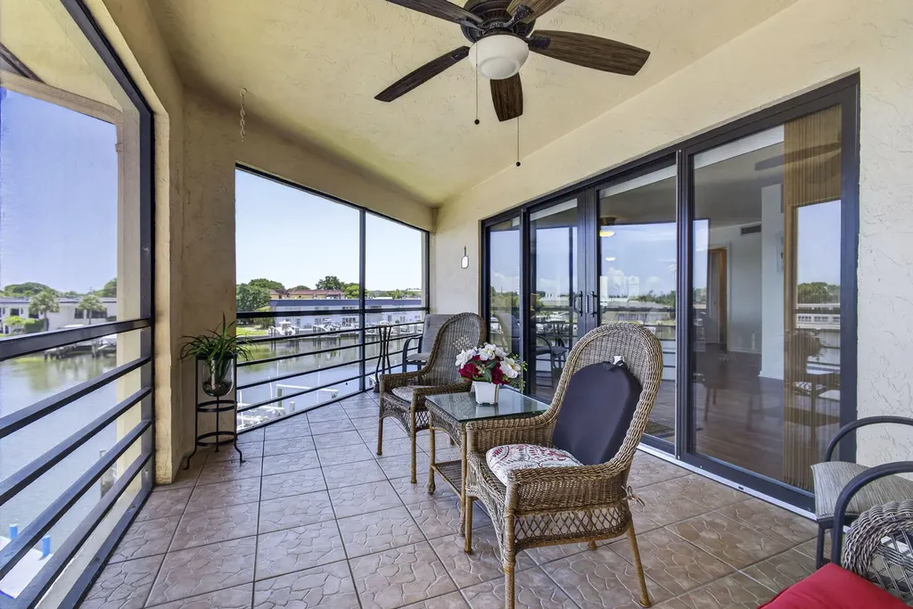 313 Lake Circle North Palm Beach FL 33408