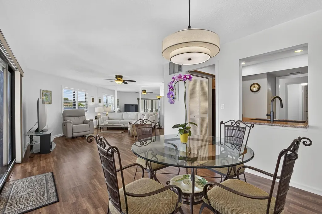 313 Lake Circle North Palm Beach FL 33408