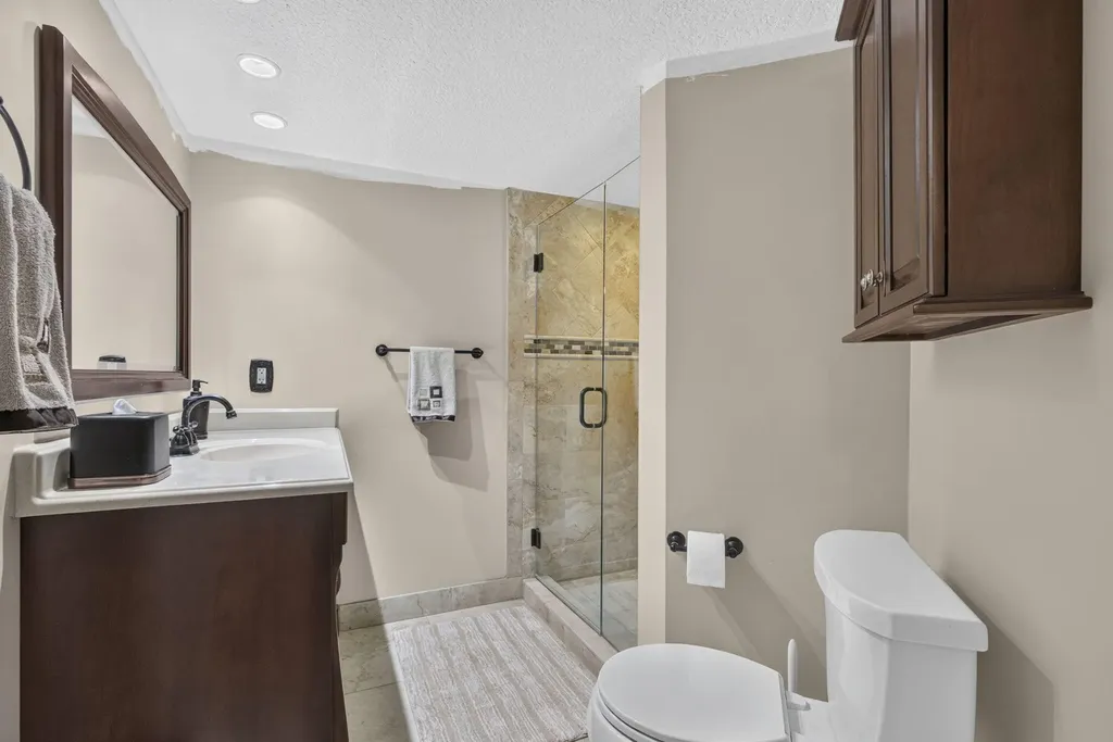 313 Lake Circle North Palm Beach FL 33408