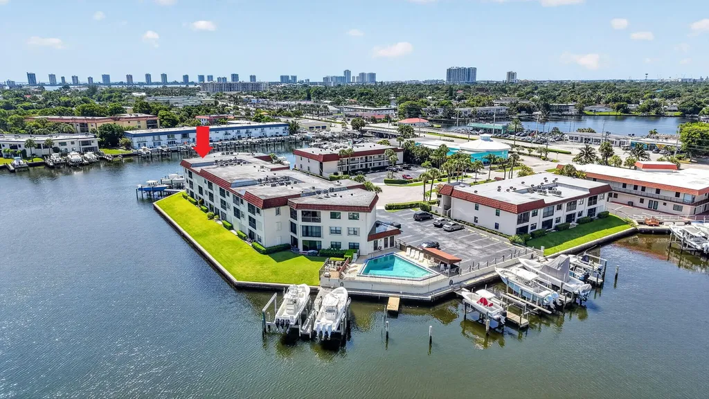 313 Lake Circle North Palm Beach FL 33408