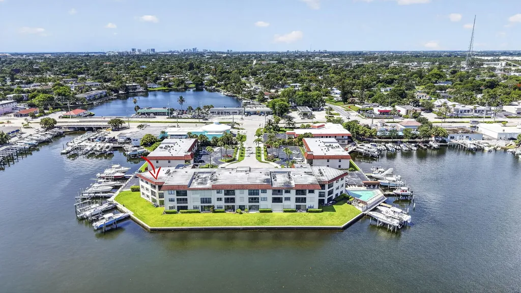 313 Lake Circle North Palm Beach FL 33408