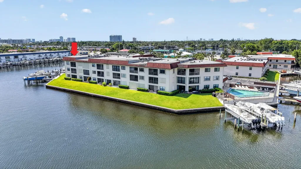 313 Lake Circle North Palm Beach FL 33408