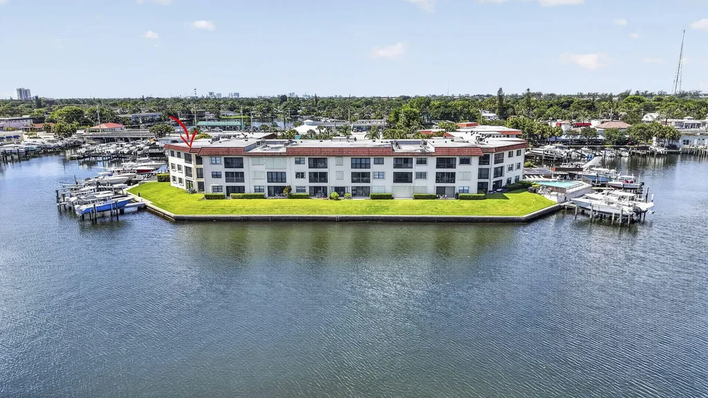 313 Lake Circle North Palm Beach FL 33408