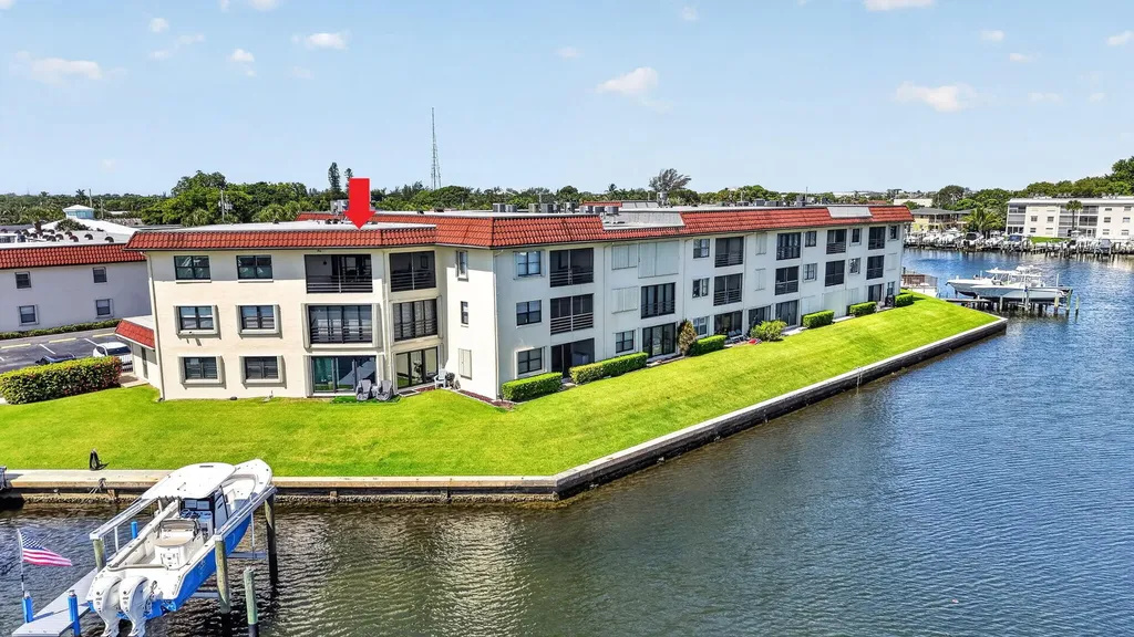 313 Lake Circle North Palm Beach FL 33408