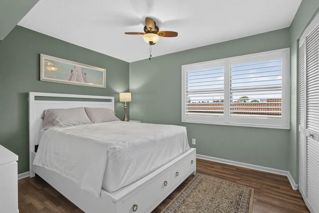 313 Lake Circle North Palm Beach FL 33408
