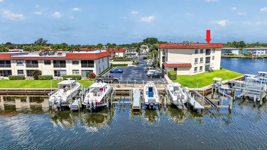 313 Lake Circle North Palm Beach FL 33408