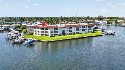 313 Lake Circle North Palm Beach FL 33408