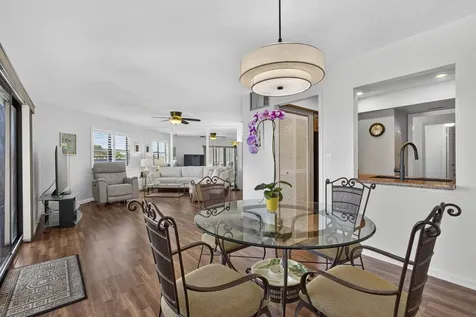 313 Lake Circle North Palm Beach FL 33408