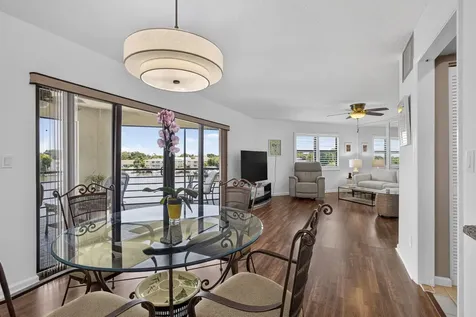 313 Lake Circle North Palm Beach FL 33408