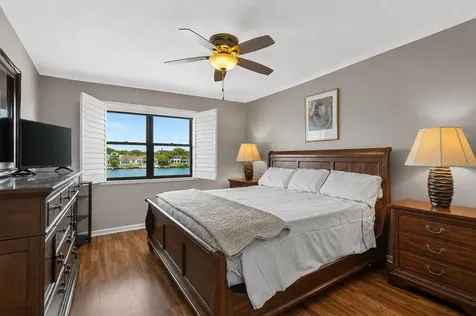 313 Lake Circle North Palm Beach FL 33408