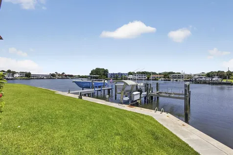 313 Lake Circle North Palm Beach FL 33408
