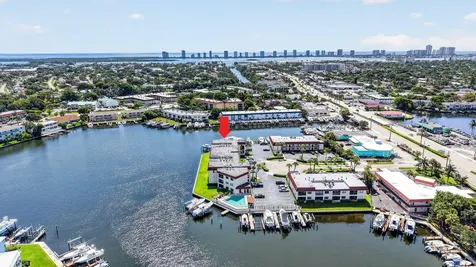 313 Lake Circle North Palm Beach FL 33408
