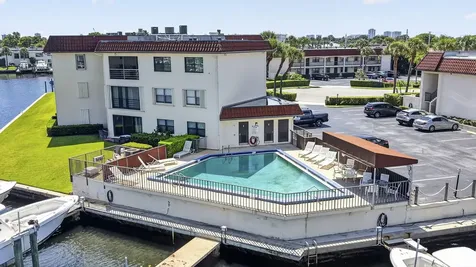 313 Lake Circle North Palm Beach FL 33408
