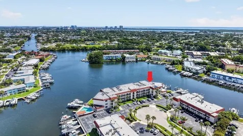 313 Lake Circle North Palm Beach FL 33408